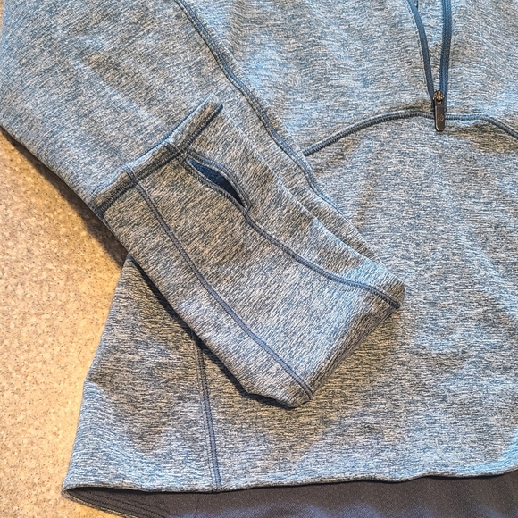 Lululemon always alert half zip size 8 - Picture 7 of 7